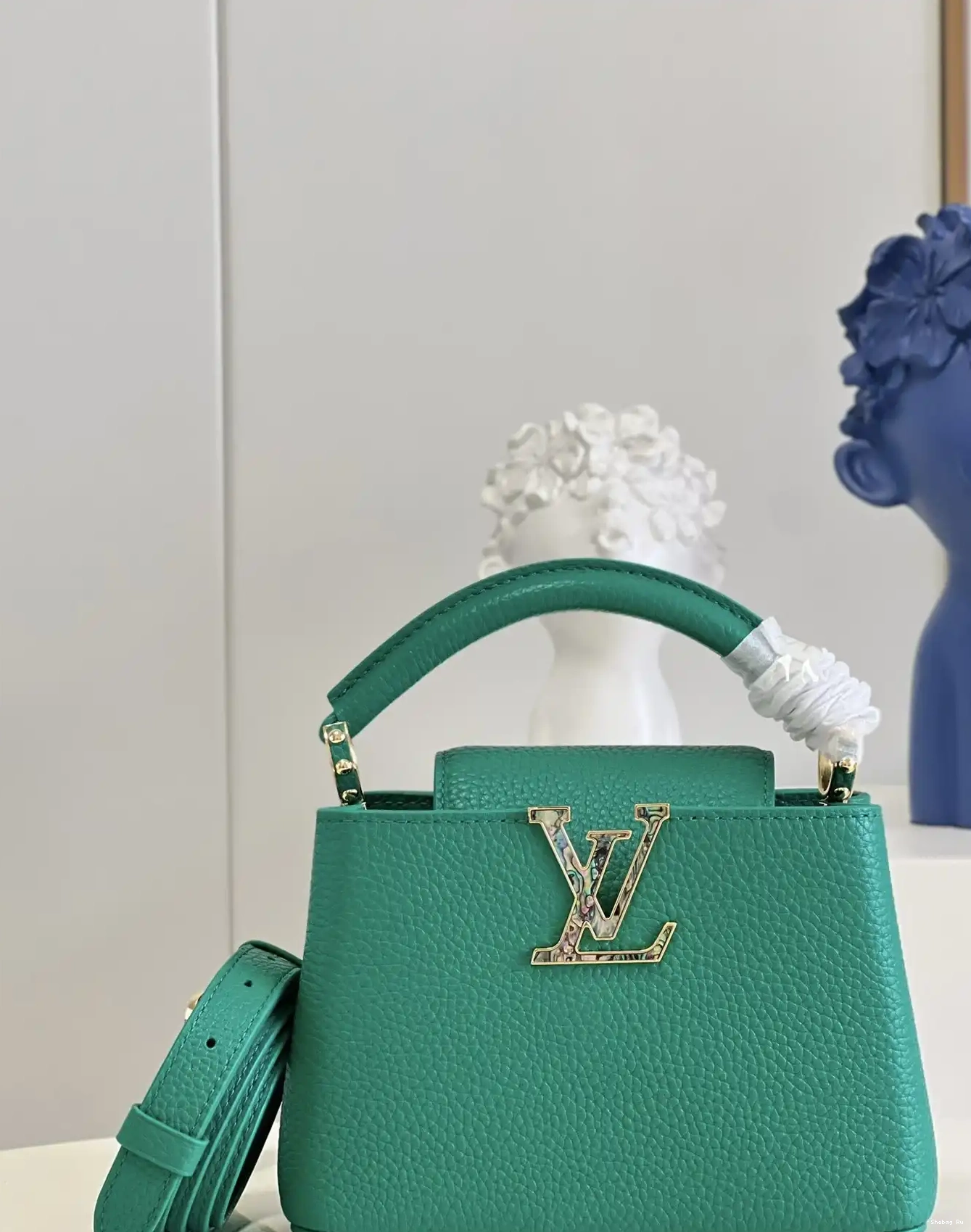 MINI LOUIS CAPUCINES VUITTON 0611